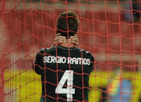 Sergio Ramos cũng bỏ lỡ cơ hội khi trước mặt là khung thành trống....
